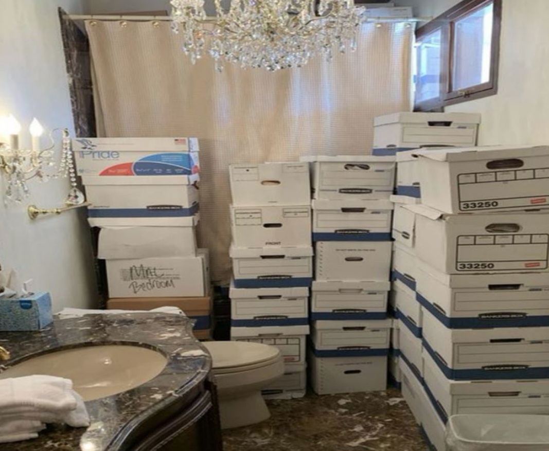 A Bathroom Full of Secrets – Offseason Sunday Open Thread