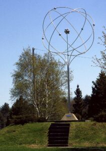 Nuclear_Atom_monument_in_Elliot_Lake_ON_Canada.jpg