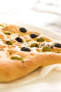 Focaccia-Bread-with-Olives-Thyme