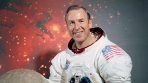 jim-lovell-nasa-photo