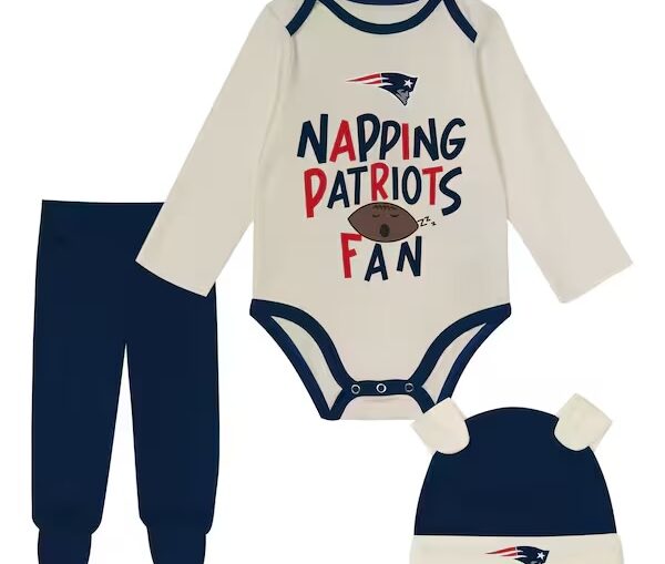 Sourced from https://fanatics.frgimages.com/new-england-patriots/infant-outerstuff-new-england-patriots-little-champ-three-piece-set_ss5_p-202544491+u-g2d2ewzunwzugsy2pnks+v-slxoxgtpnkvpodifnwqv.jpg?_hv=2&w=600
